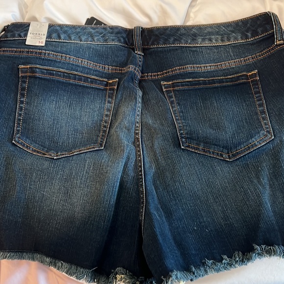 Torrid jean shorts - Picture 4 of 4